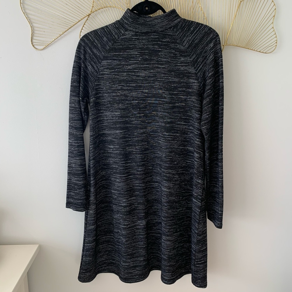 💕Free with purchase💕 La Classe Couture Black Sweater Dress